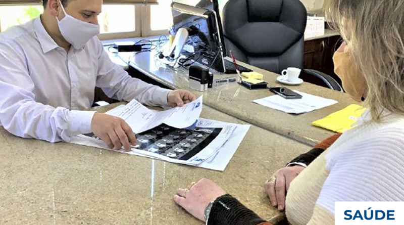 Prefeito Dr. Vicente Costa recebeu, nesta terça-feira (31), uma das pacientes contempladas com a liberação dos exames de ata complexidade