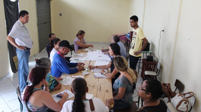 HOje (11) de manhã, mais uma vez o local reuniu um grande número de pessoas